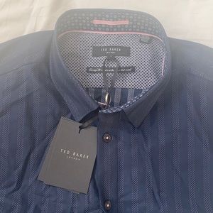 Men’s Ted Baker Slim Fit Size L -short sleeved